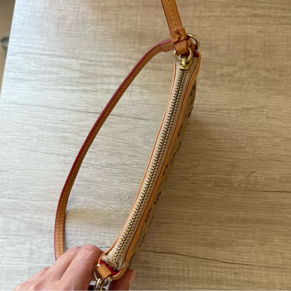 Dooney & Bourke Wristlet - Picture 8 of 9